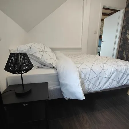アパート Le Baroque En Duplex *