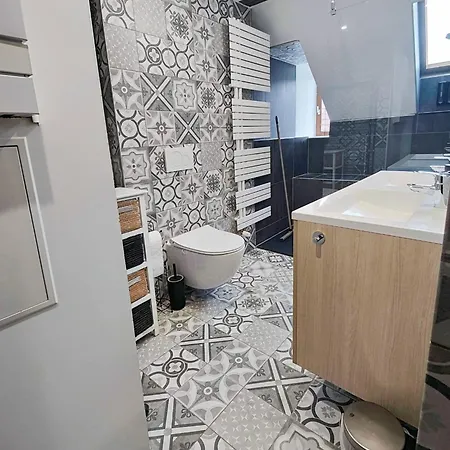 Le Baroque En Duplex Apartment